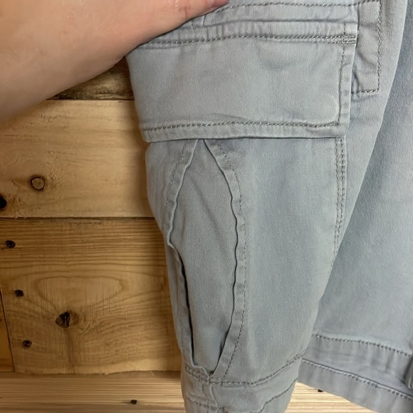 Arizona Jean Co size 42 Classic Fit Gray Cargo Stretchy and Soft Shorts - Picture 4 of 13